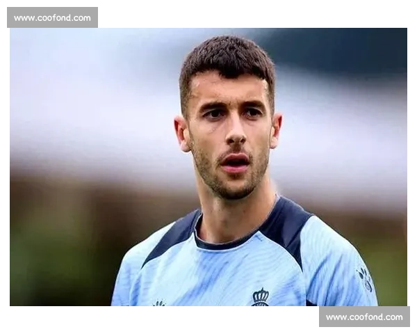 霍安 - 加西亚:巴萨新防线的沉默领袖 霍安 - 加西亚:巴萨新防线的沉默领袖