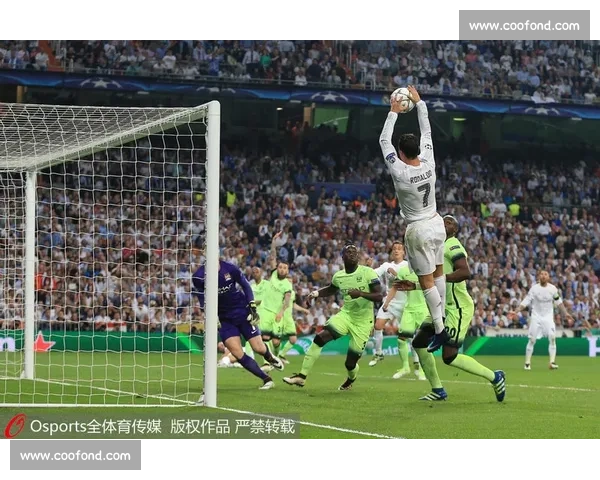 文班亚马跨界封神！C 罗式电梯球破门，篮球足球双天赋引爆体坛